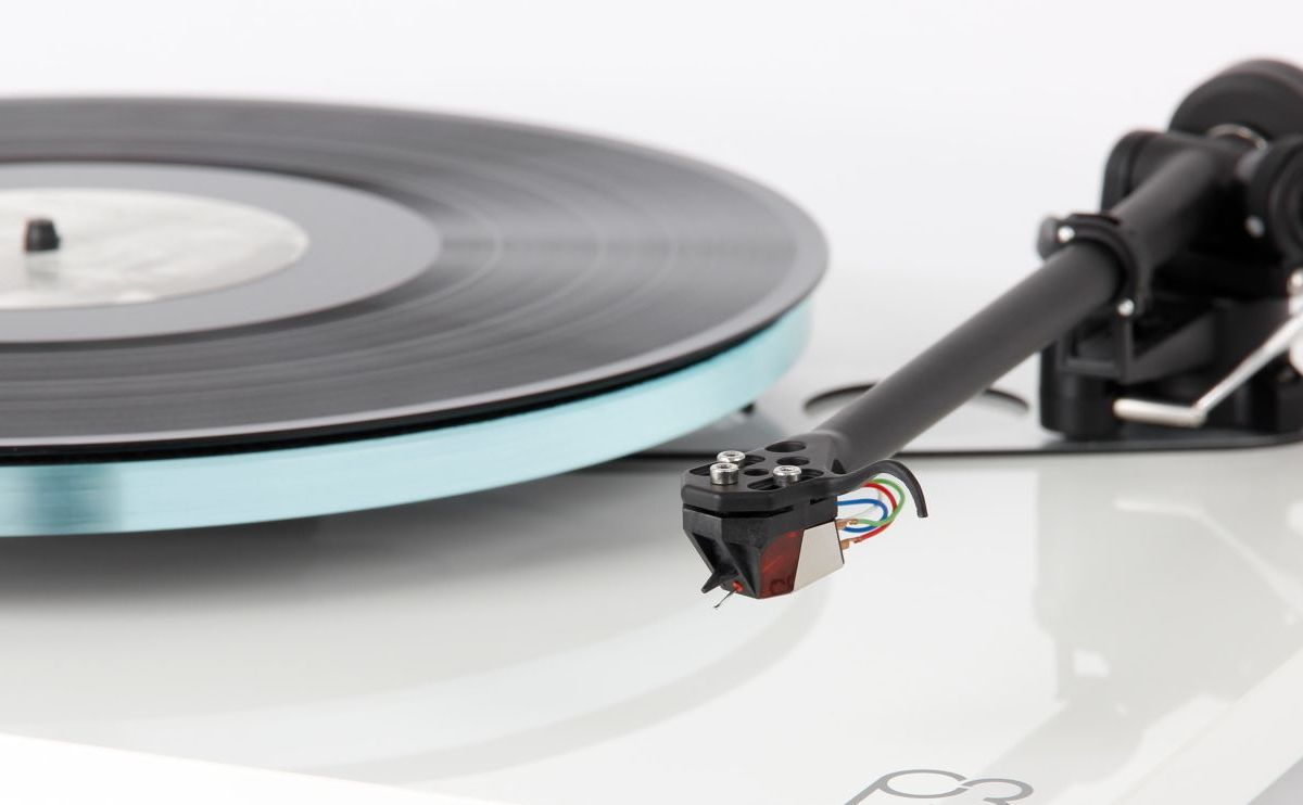 Rega Planar 3 Turntable with Nd3 or Nd5 Cartridge