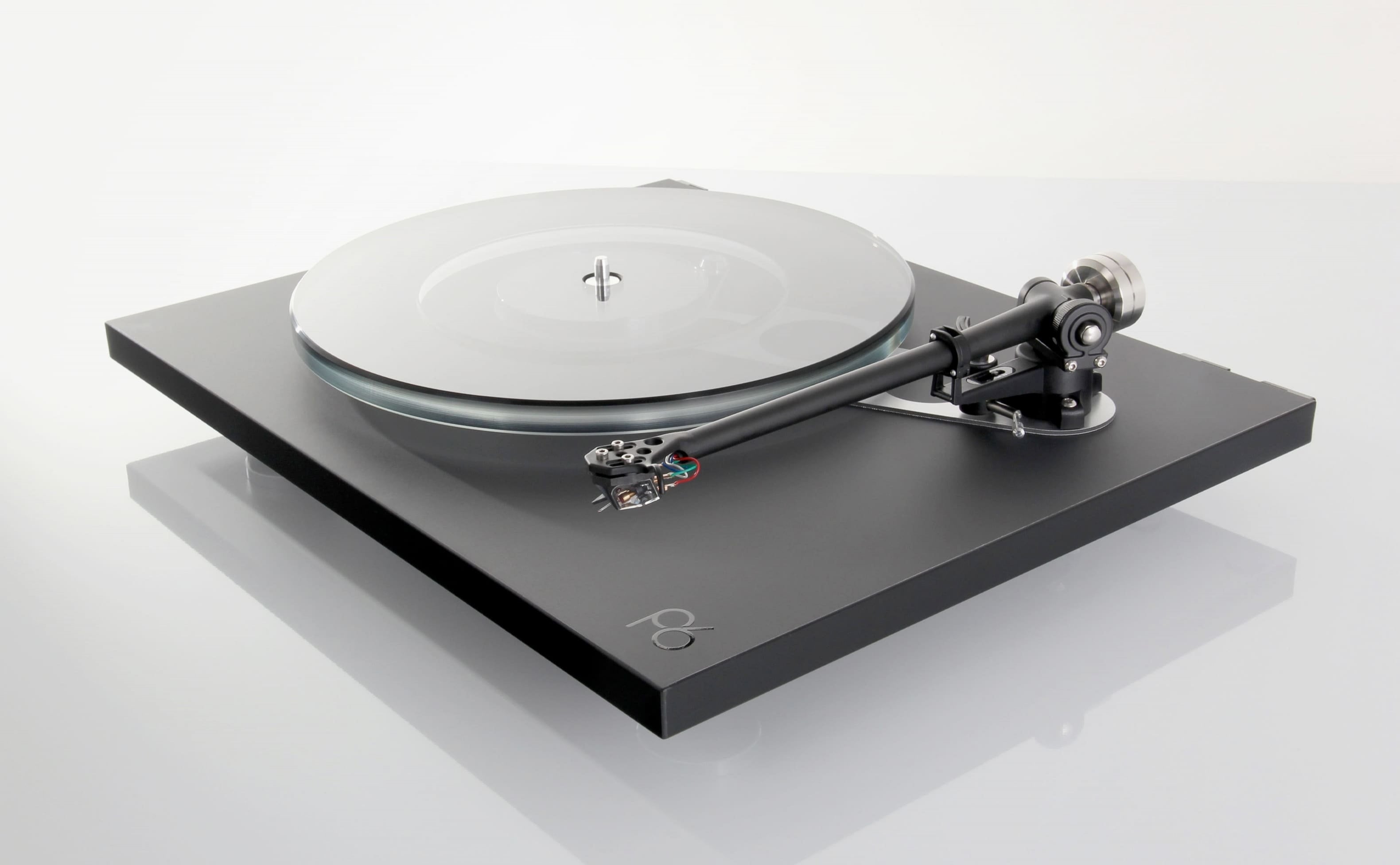 Rega Planar 6 Turntable (available to demo)