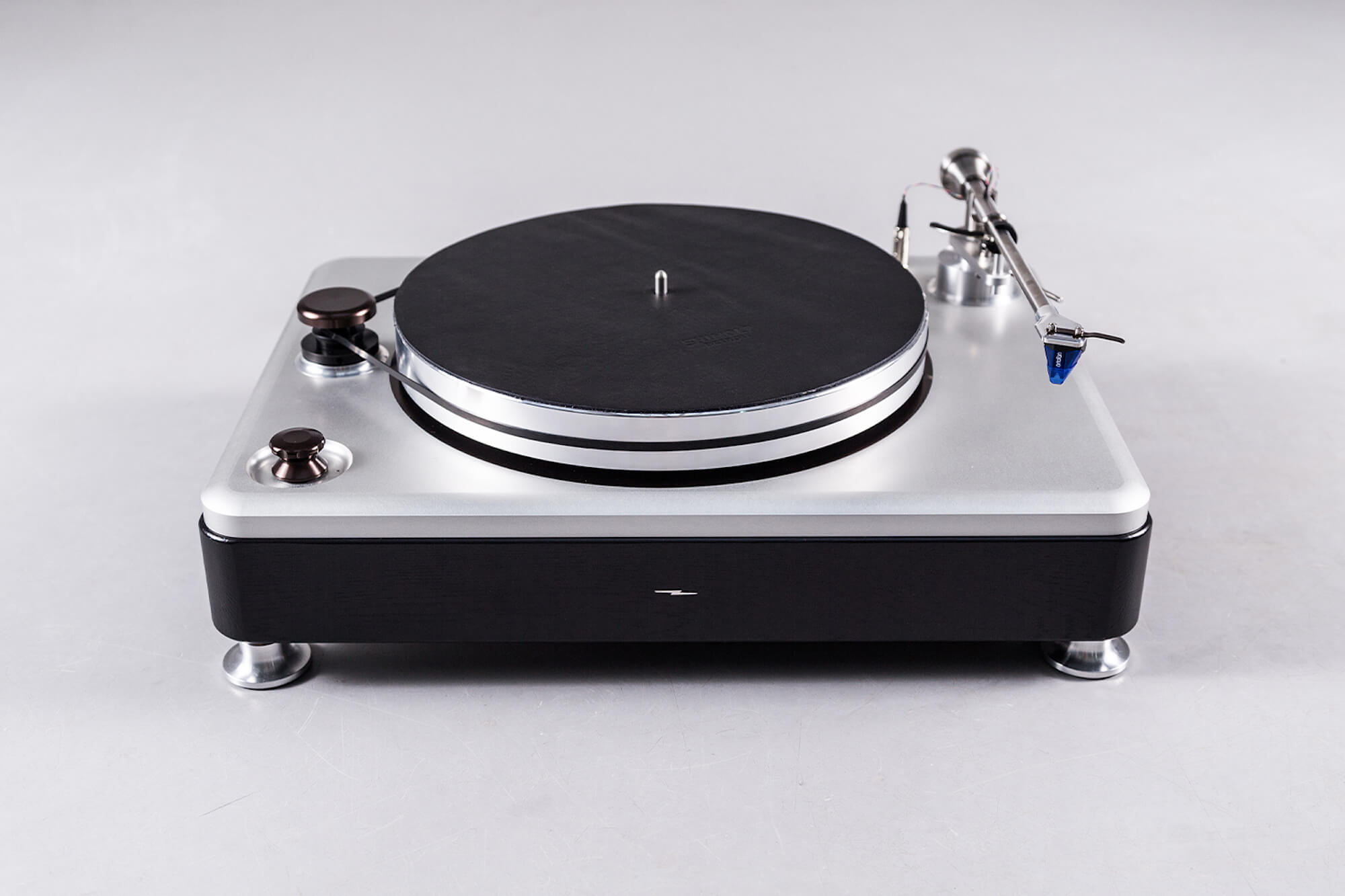 Shinola Runwell Turntable with Phono Preamp and Cartridge (USED)